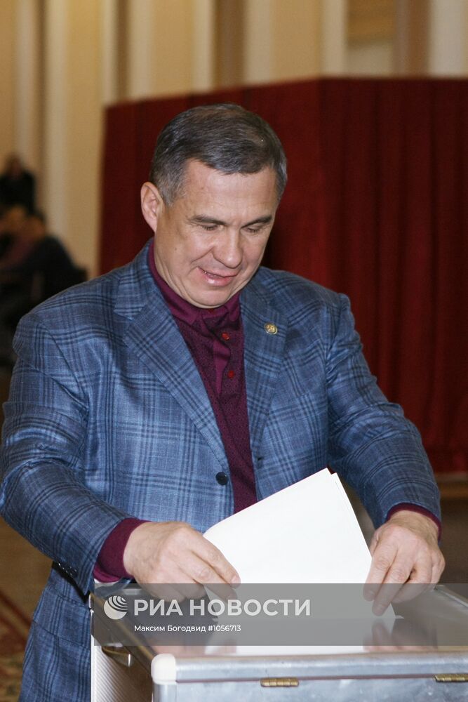 Голосование президента Республики Татарстан Рустама Минниханова