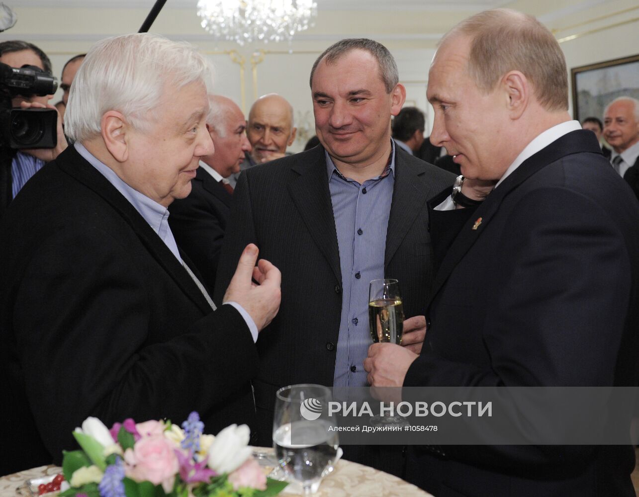 Владимир Путин на встрече со своими сторонниками в Москве