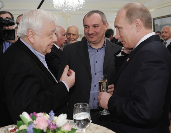Владимир Путин на встрече со своими сторонниками в Москве