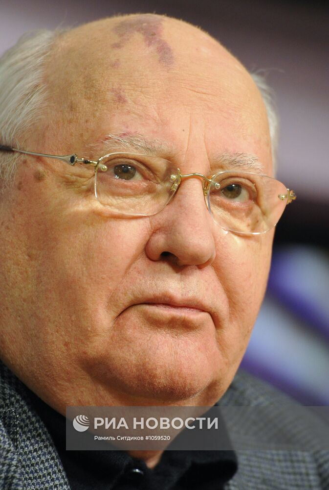 Михаил Горбачев выступил в эфире радиостанции "Эхо Москвы"