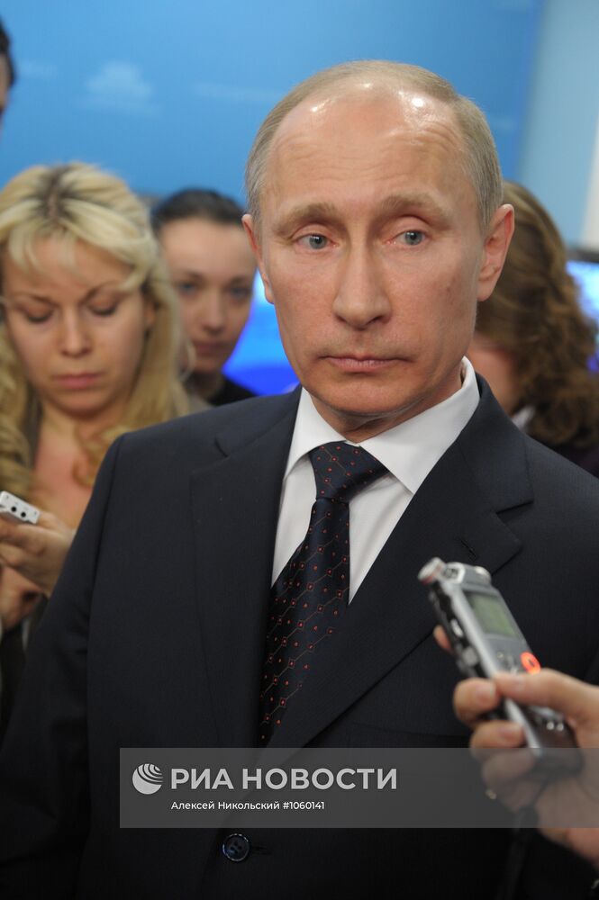 В.Путин поздравил россиянок с наступающим 8 Марта
