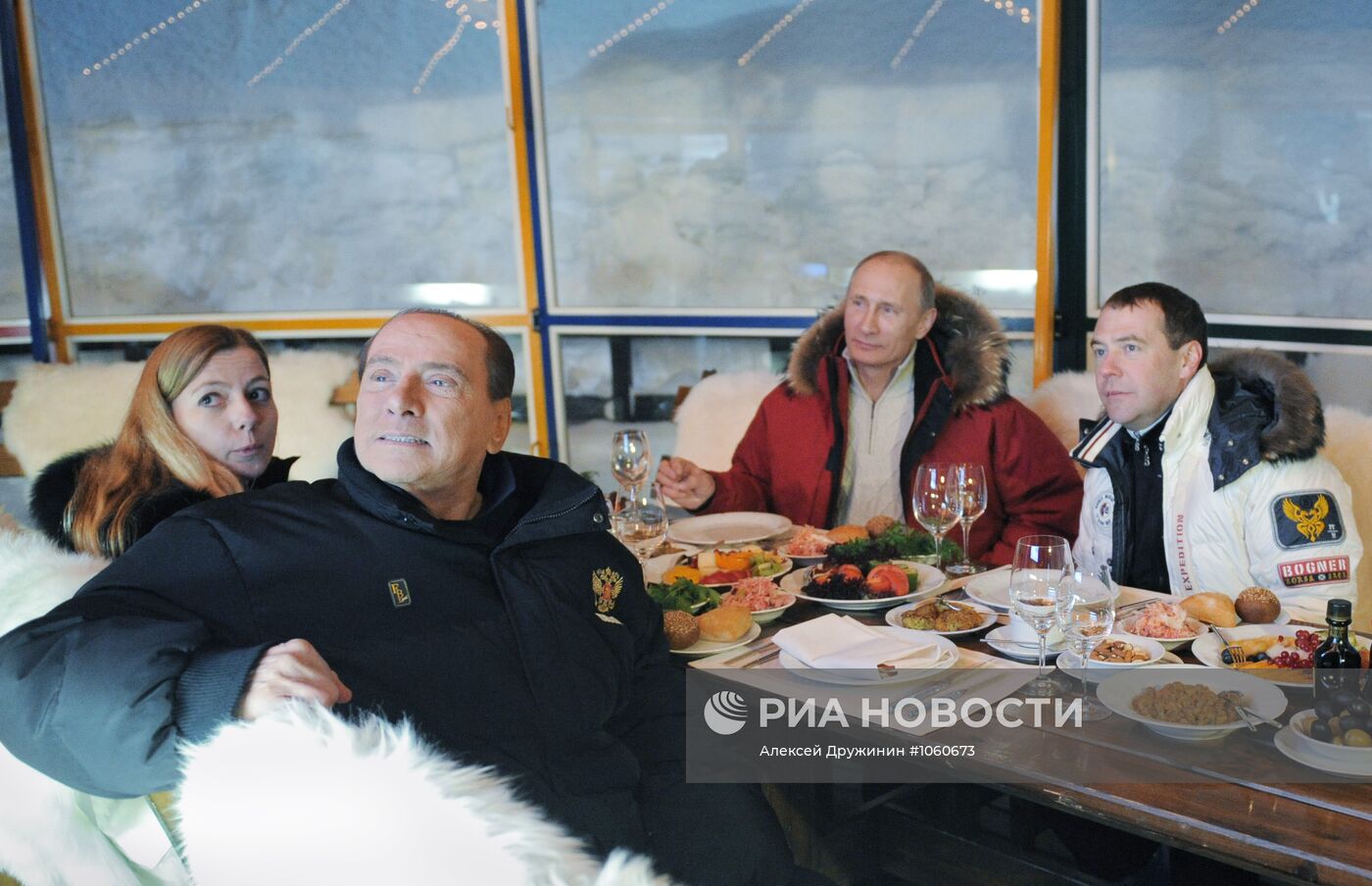 Неформальная встреча Д.Медведева, В.Путина, С.Берлускони