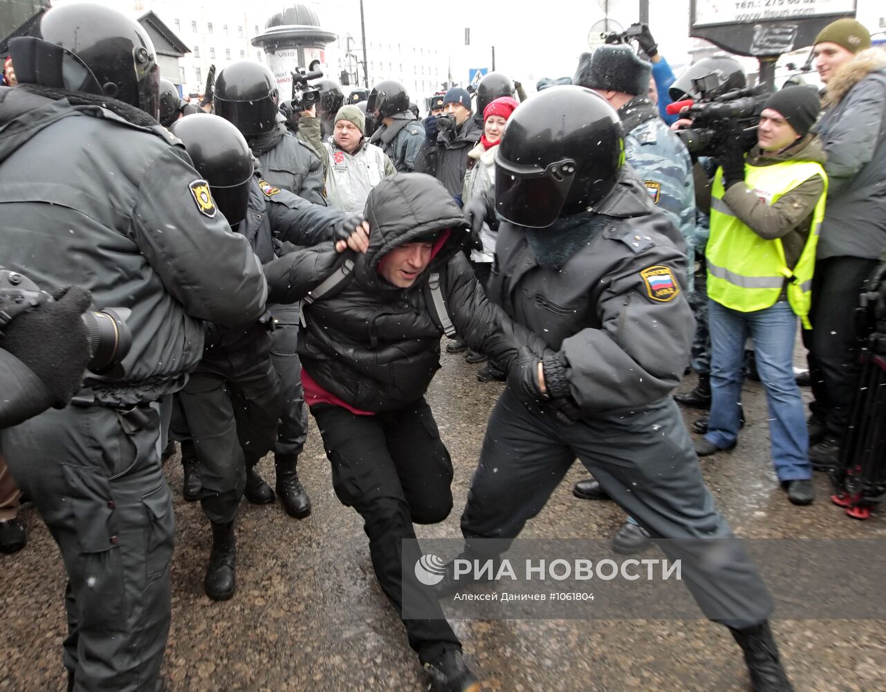 Задержание участников акции оппозиции на Невском проспекте