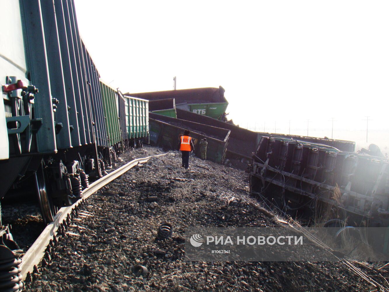 Поезд с углем. ДВЖД сход вагонов. Талдан сход вагонов.