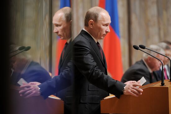 В.Путин на заседании коллегии Минздравсоцразвития России
