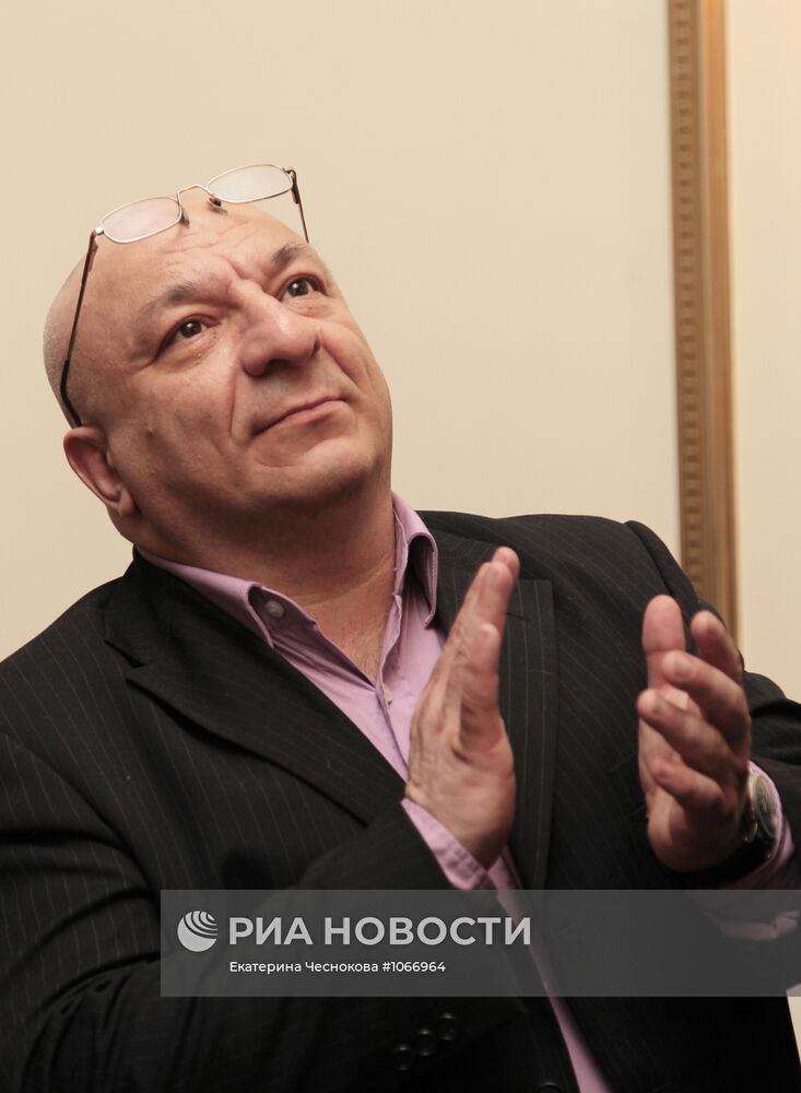 Вечеринка писательницы Марии Арбатовой "Кино, вино и домино"