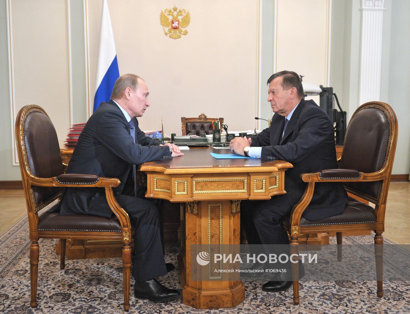 В.Путин провел встречу с В.Зубковым