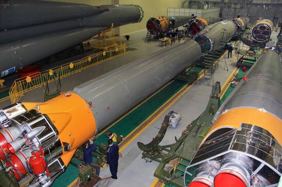 На Байконуре ведется подготовка к пускам космических кораблей