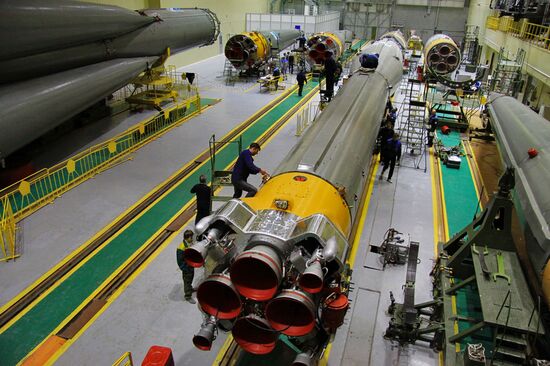 На Байконуре ведется подготовка к пускам космических кораблей