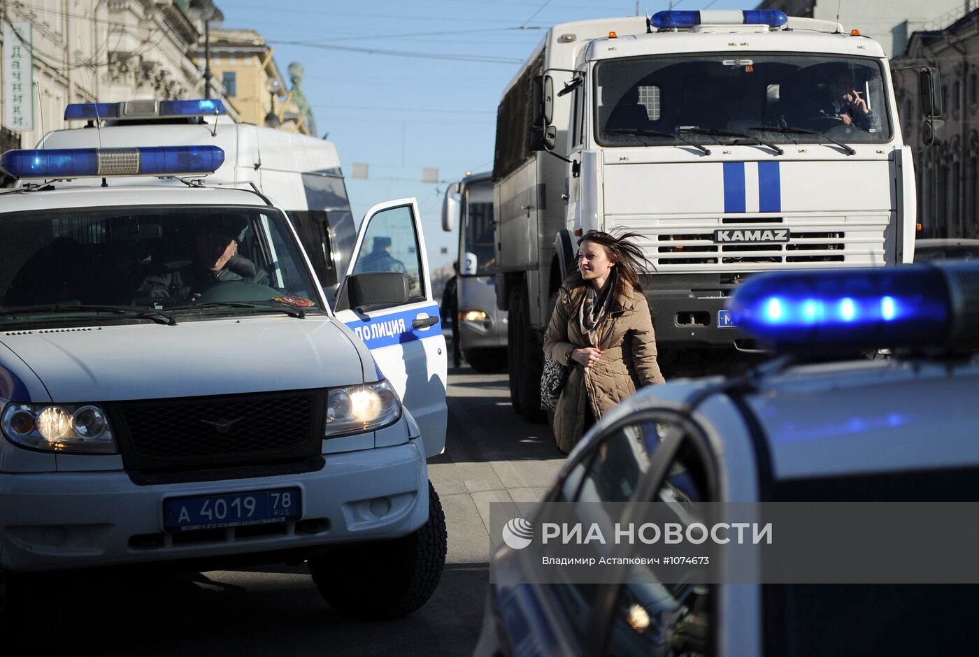 Митинг оппозиции на Конюшенной площади в Санкт-Петербурге