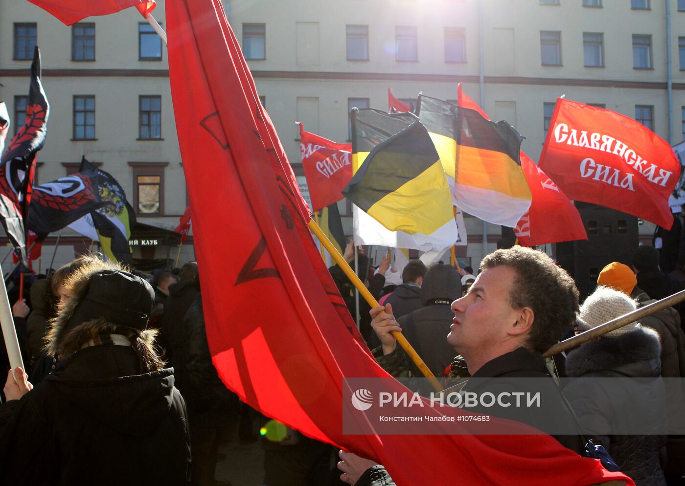 Митинг оппозиции на Конюшенной площади в Санкт-Петербурге