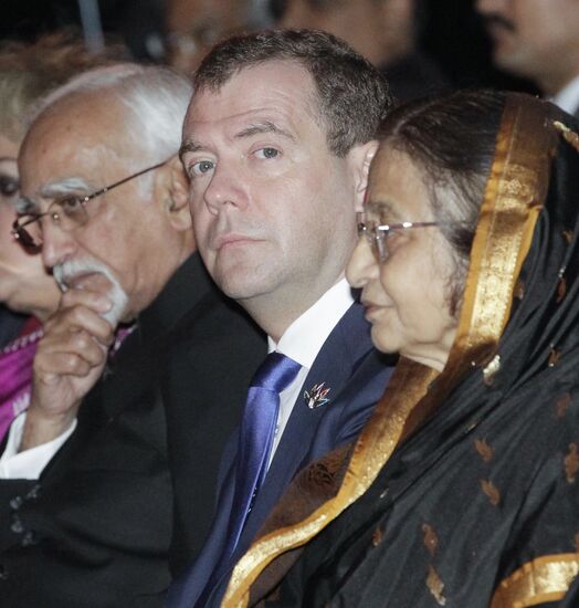 Д.Медведев прибыл в Нью-Дели для участия в саммите БРИКС