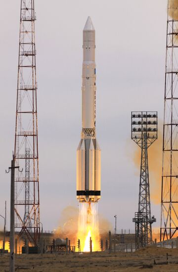 Запуск РН "Протон-К" с космическим аппаратом военного назначения