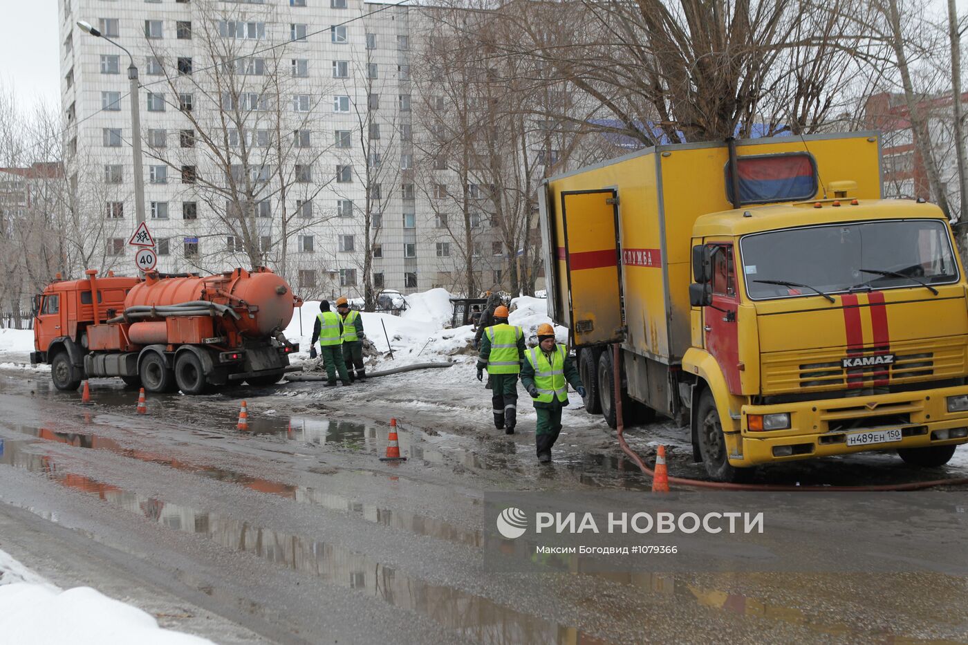 Очистка от мусора ливневой канализации в Казани