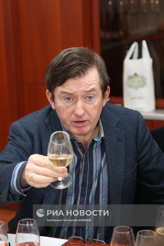 Весенний визит послов русского шампанского дома "Абрау-Дюрсо"