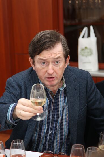 Весенний визит послов русского шампанского дома "Абрау-Дюрсо"