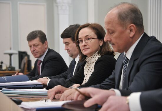В.Путин проводит заседание наблюдательного совета ВЭБ