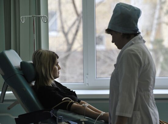 Сдача крови для пострадавших при крушении самолета ATR-72