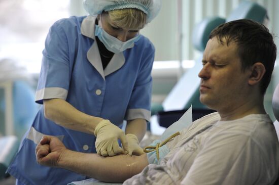 Сдача крови для пострадавших при крушении самолета ATR-72