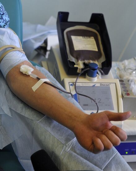 Сдача крови для пострадавших при крушении самолета ATR-72