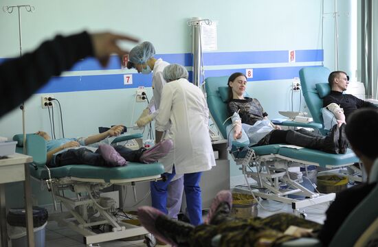 Сдача крови для пострадавших при крушении самолета ATR-72