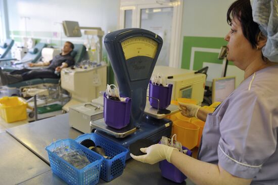 Сдача крови для пострадавших при крушении самолета ATR-72