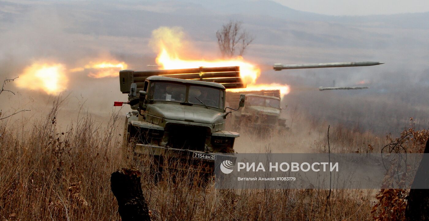 Стрельбы артиллерийских батарей на Сергеевском полигоне