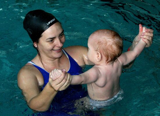 Лечебно-профилактическое плавание с малышами в бассейне "Гавань"