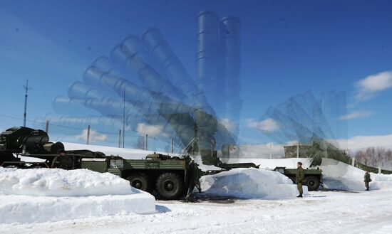 Боевое дежурство ЗРК С-400 "Триумф" в Московской области