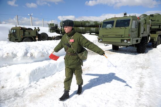 Боевое дежурство ЗРК С-400 "Триумф" в Московской области