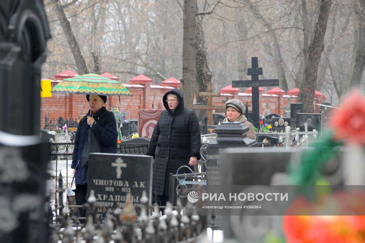 Благоустройство городских кладбищ к Пасхе