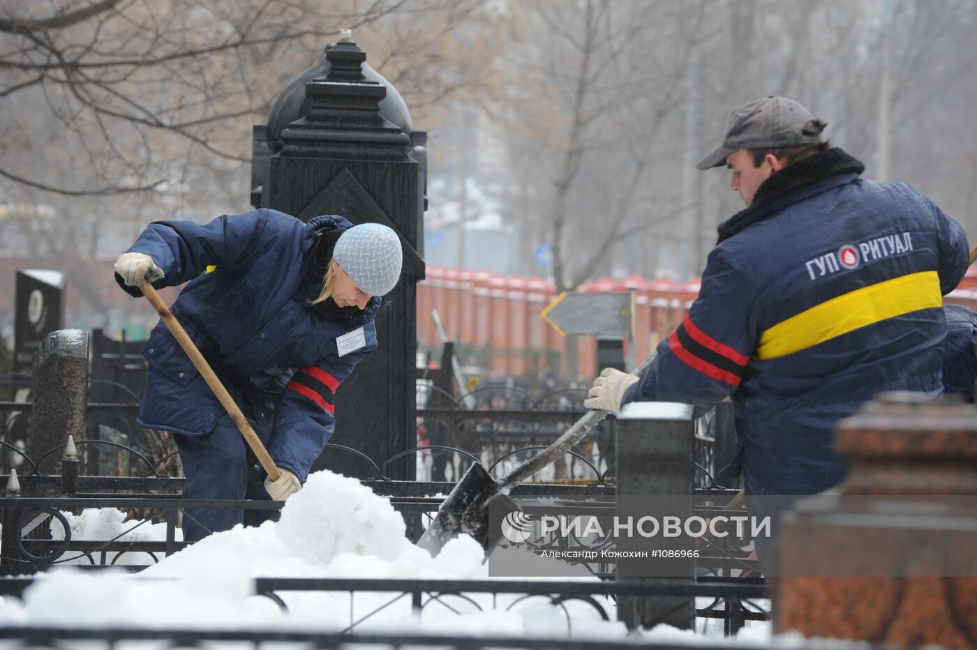 Благоустройство городских кладбищ к Пасхе