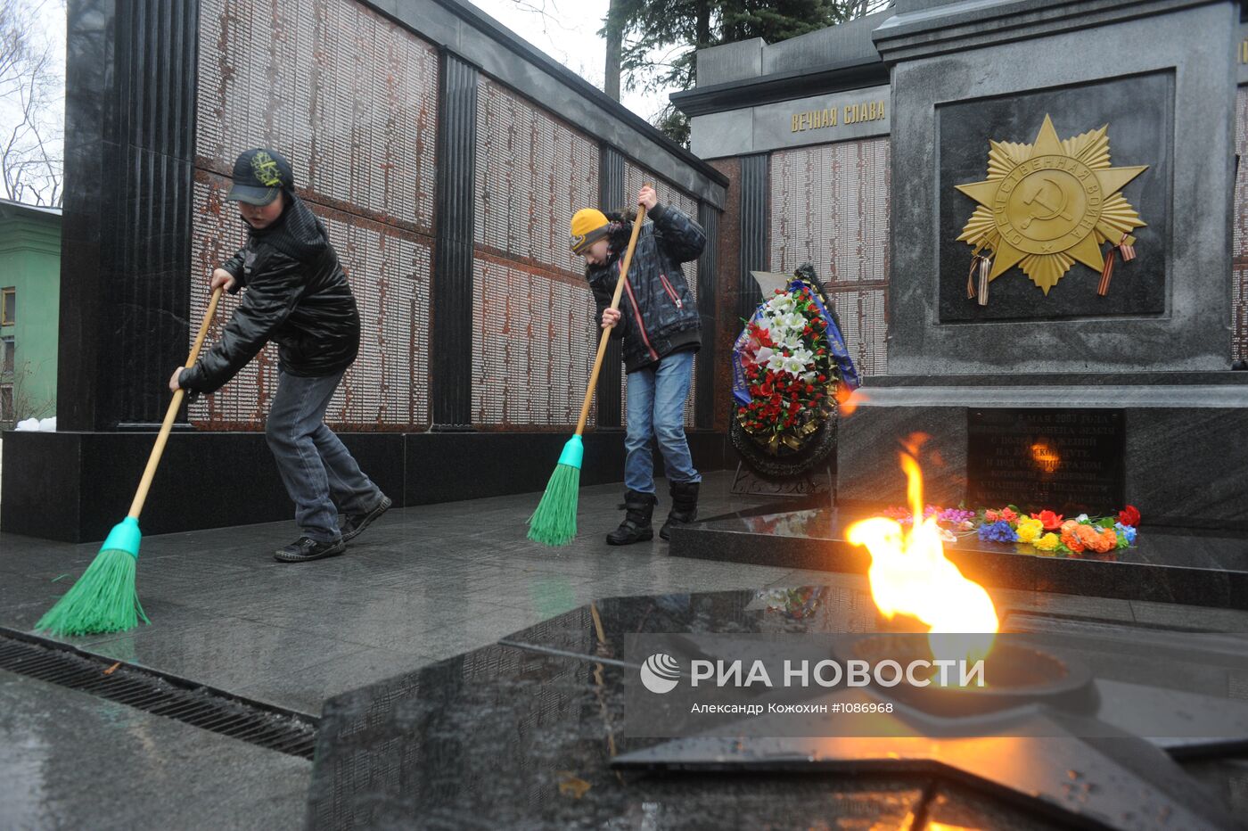 Благоустройство городских кладбищ к Пасхе