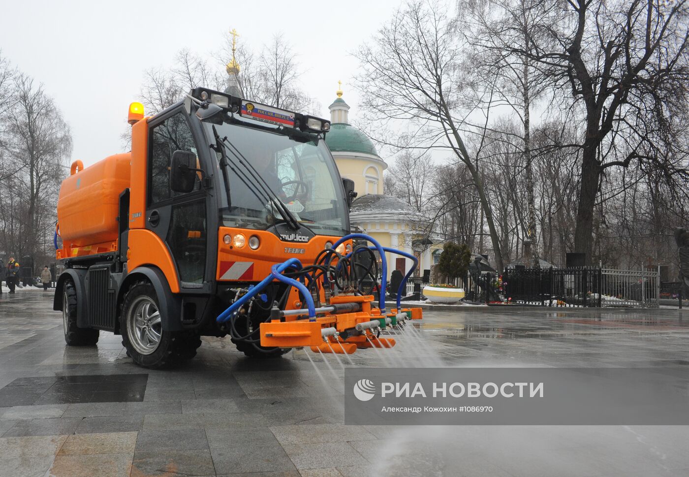 Благоустройство городских кладбищ к Пасхе