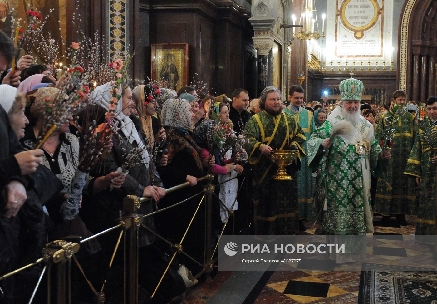 Патриарх Московский и всея Руси Кирилл освятил вербы