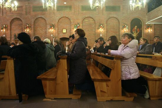 Празднование католической Пасхи в Новосибирске