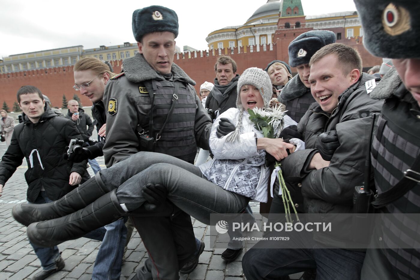 Акция оппозиции "Белая площадь" в Москве