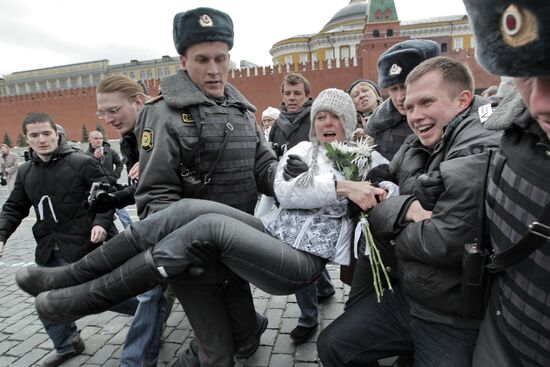 Акции оппозиции "Белое метро" и "Белая площадь" в Москве
