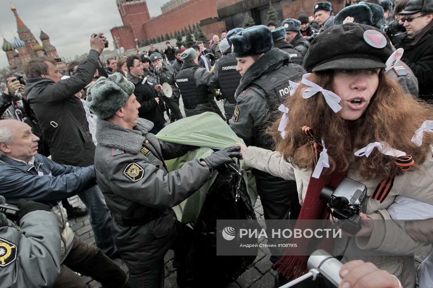 Акция оппозиции "Белая площадь" в Москве