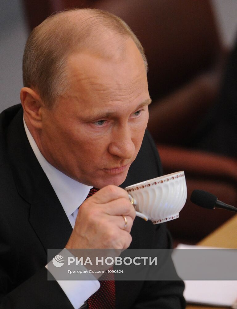 В.Путин выступил с докладом перед нижней палатой парламента РФ