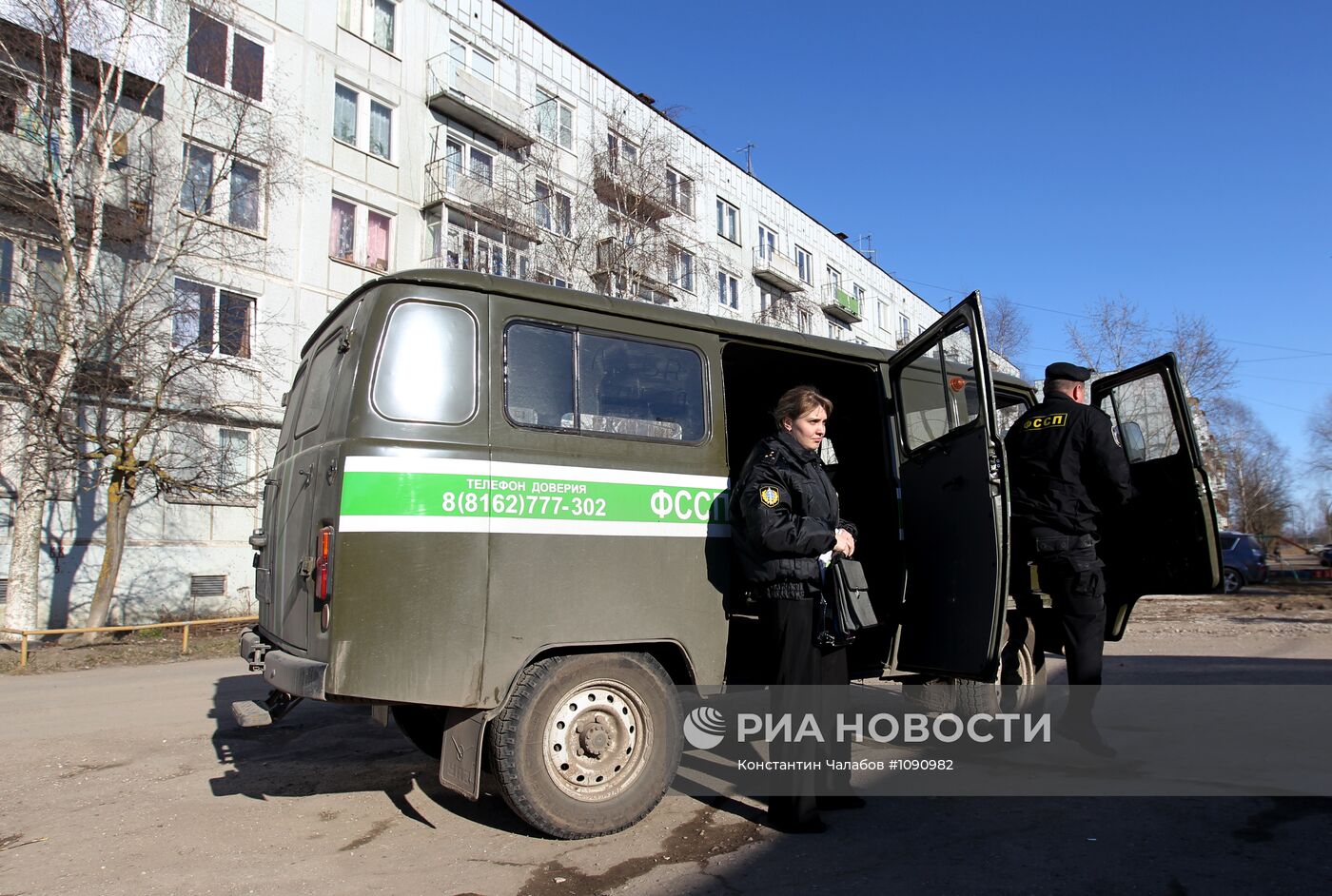 Рейд судебных приставов по выявлению должников в сфере ЖКХ