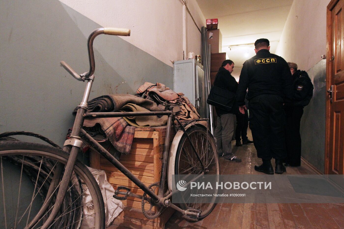 Рейд судебных приставов по выявлению должников в сфере ЖКХ