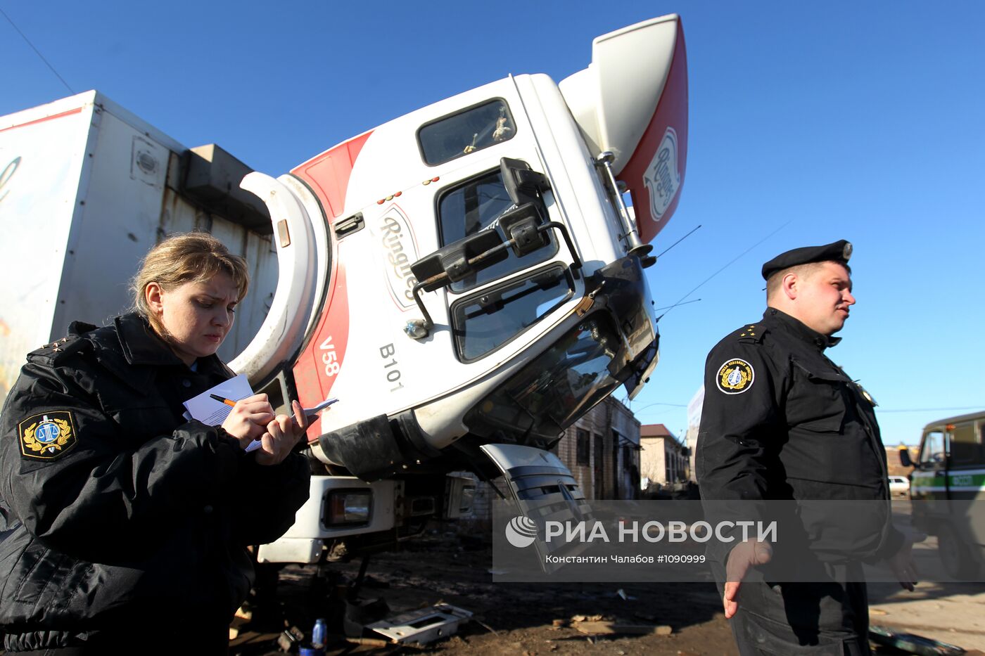 Рейд судебных приставов по выявлению должников в сфере ЖКХ