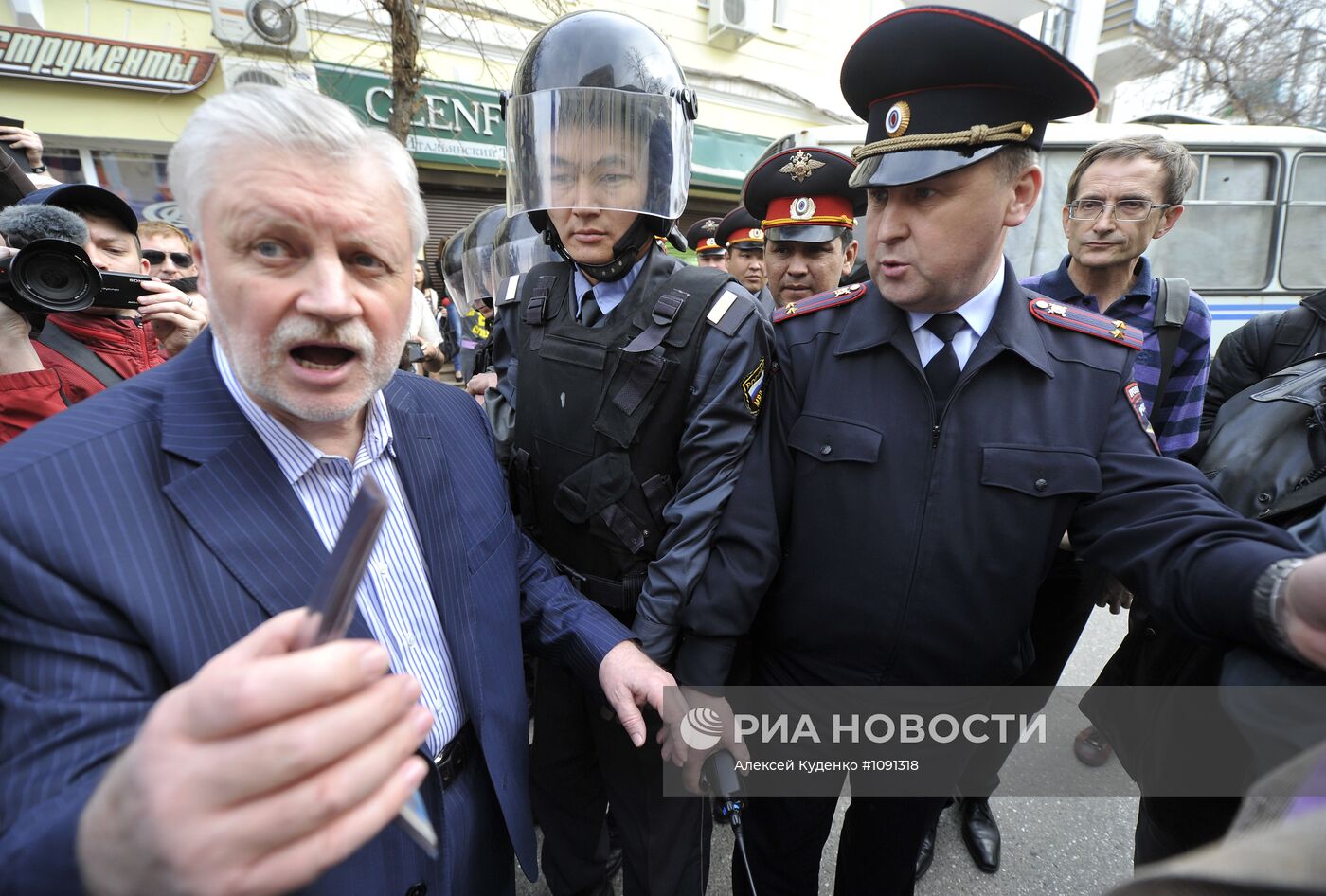 Поездка С.Миронова и Н.Левичева в Астрахань