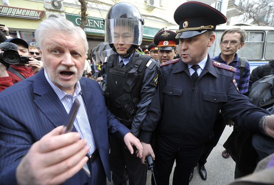 Поездка С.Миронова и Н.Левичева в Астрахань