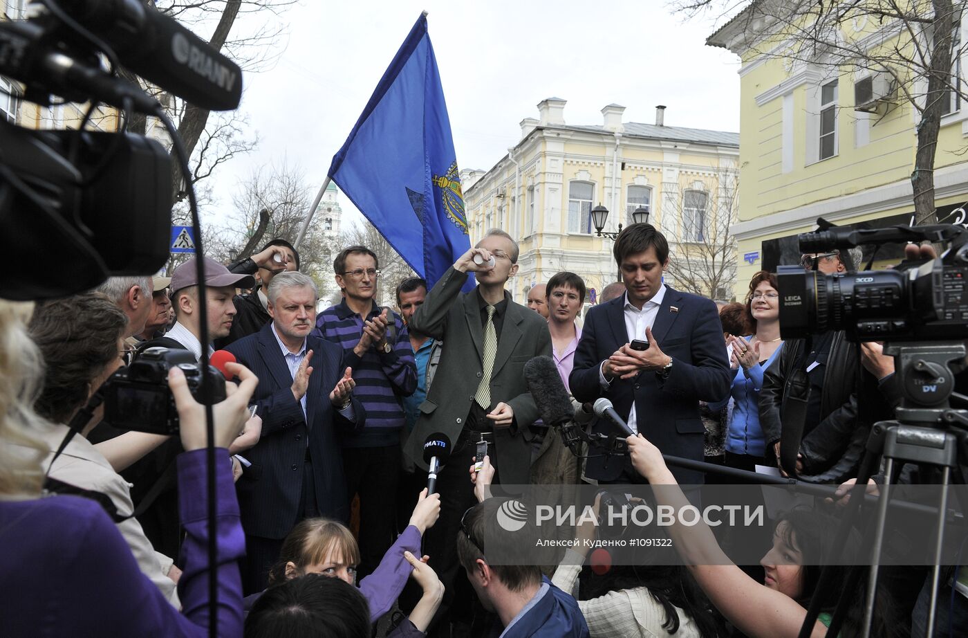 Поездка С.Миронова и Н.Левичева в Астрахань