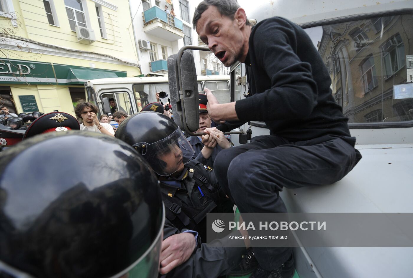 Поездка С.Миронова и Н.Левичева в Астрахань