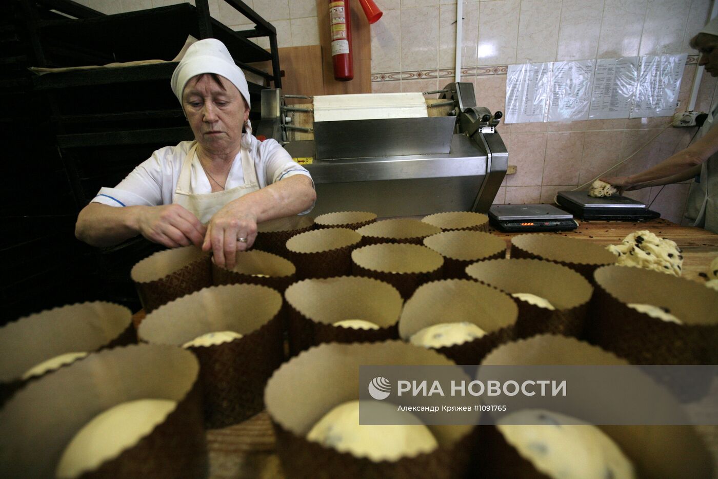 Выпечка пасхальных куличей в Новосибирске