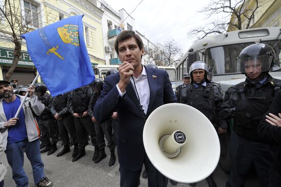 Ситуация с голодающими против итогов выборов мэра в Астрахани