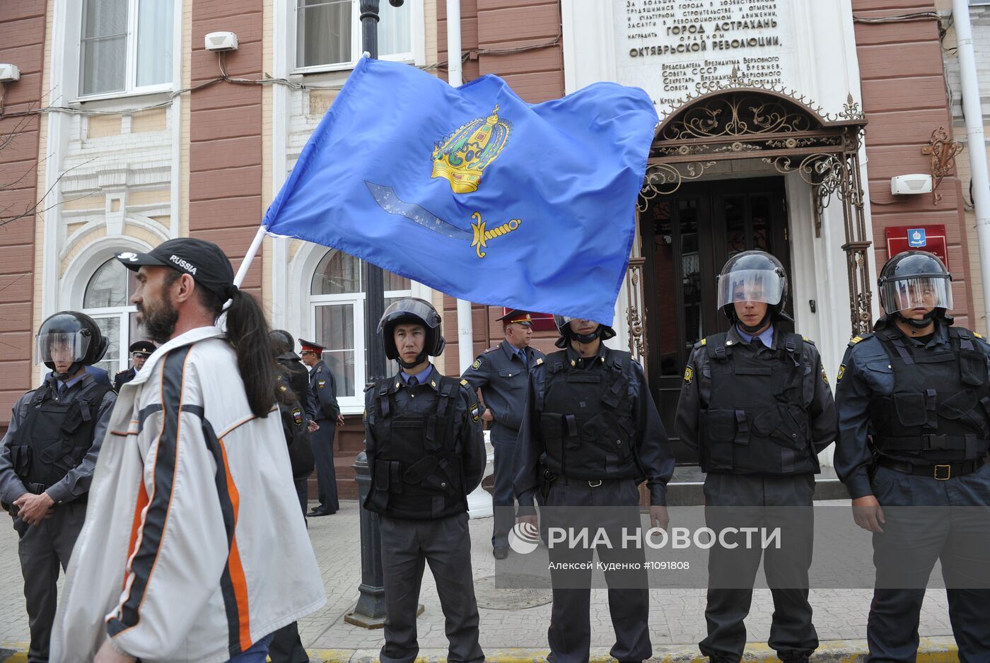 Ситуация с голодающими против итогов выборов мэра в Астрахани